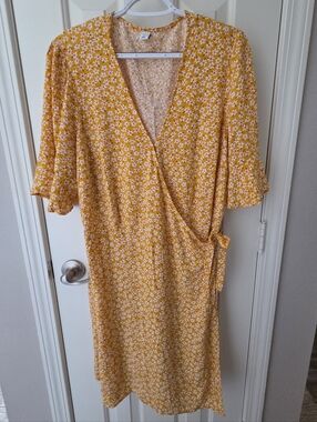 Old Navy Yellow Floral Wrap Midi Dress
